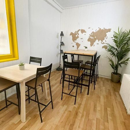 Az The Bridge Hostel - Coliving 萨拉戈萨 外观 照片