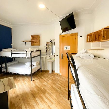 Az The Bridge Hostel - Coliving 萨拉戈萨 外观 照片