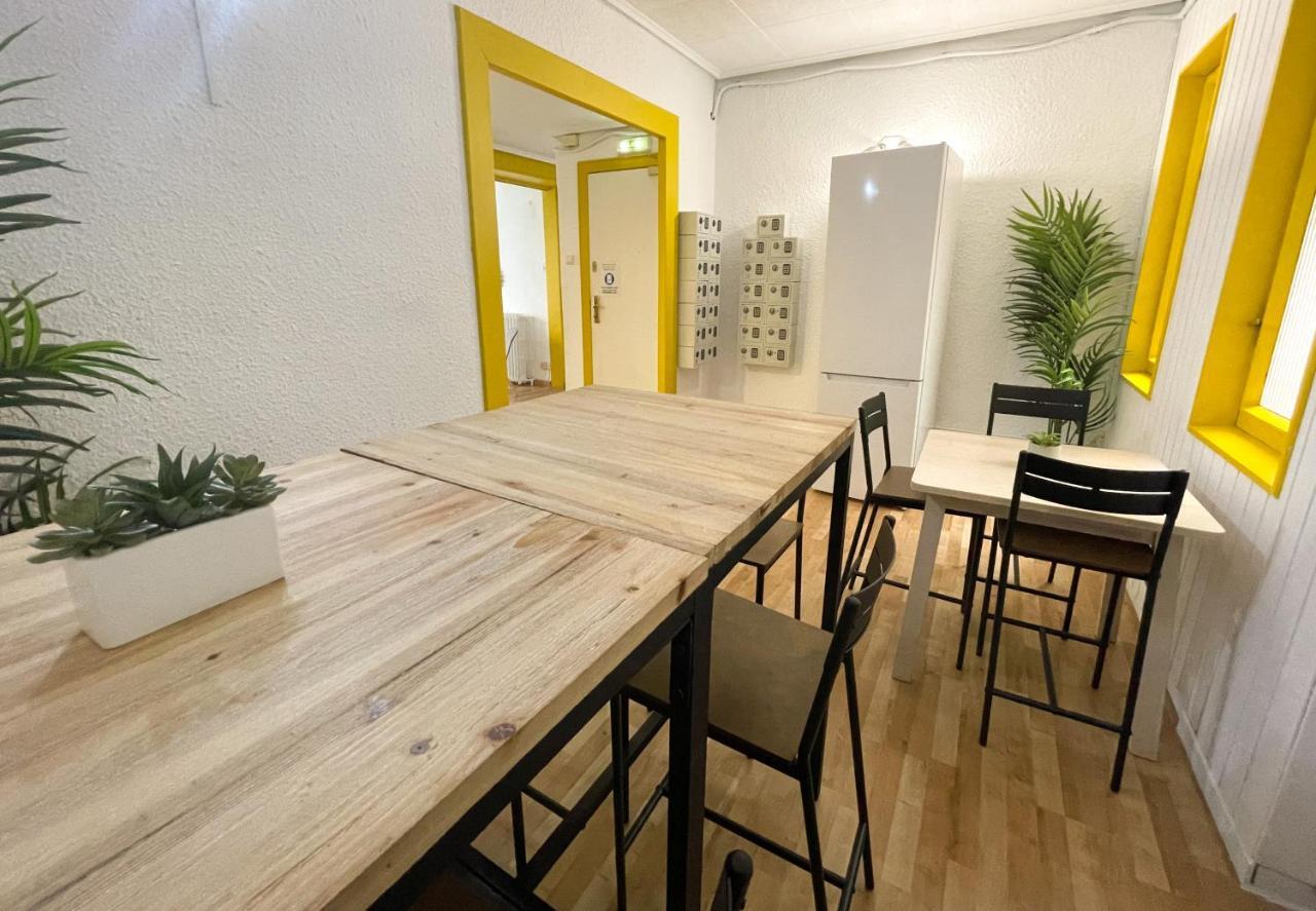 Az The Bridge Hostel - Coliving 萨拉戈萨 外观 照片