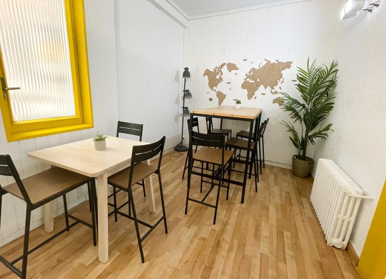 Az The Bridge Hostel - Coliving 萨拉戈萨 外观 照片