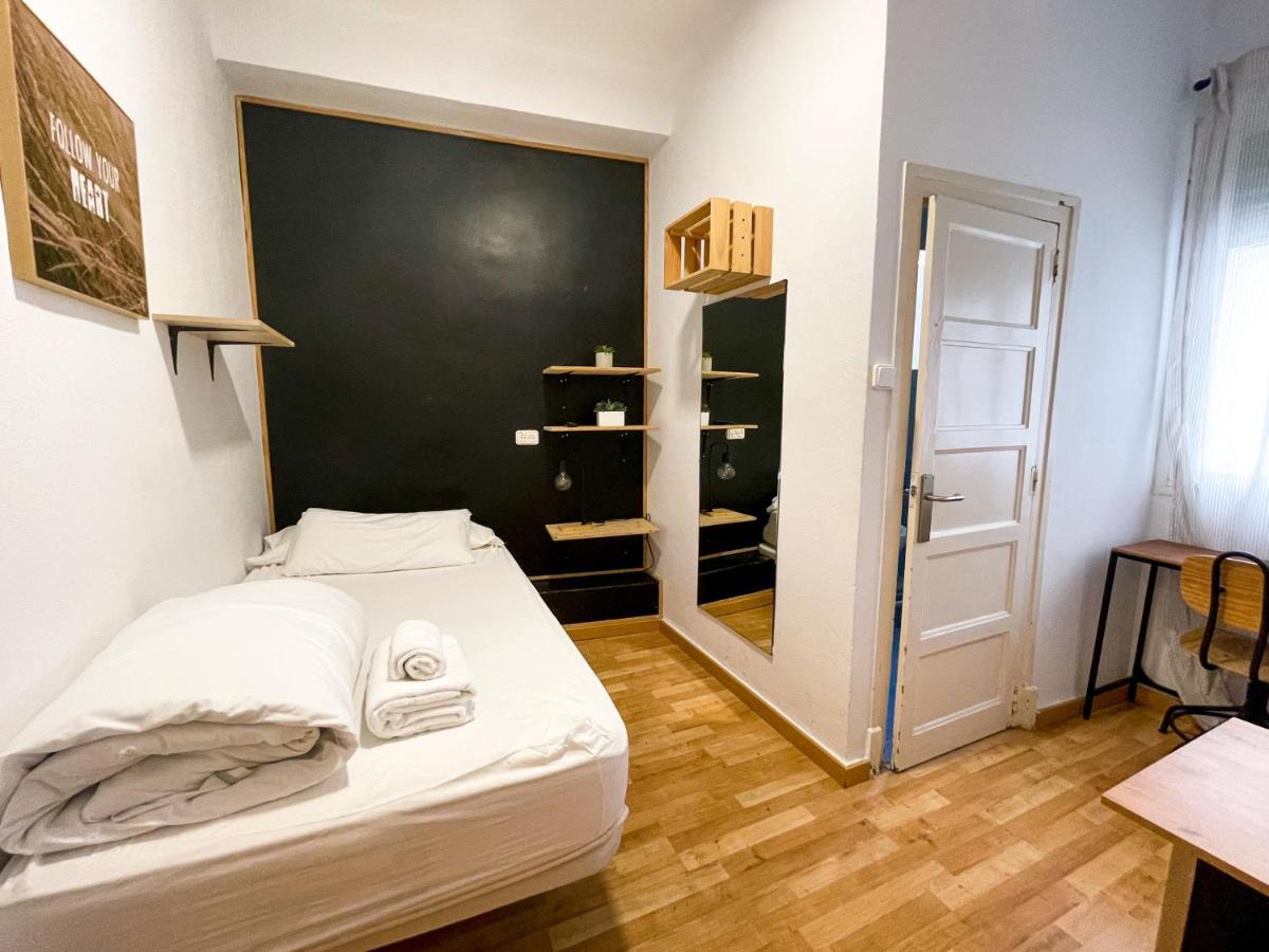 Az The Bridge Hostel - Coliving 萨拉戈萨 外观 照片