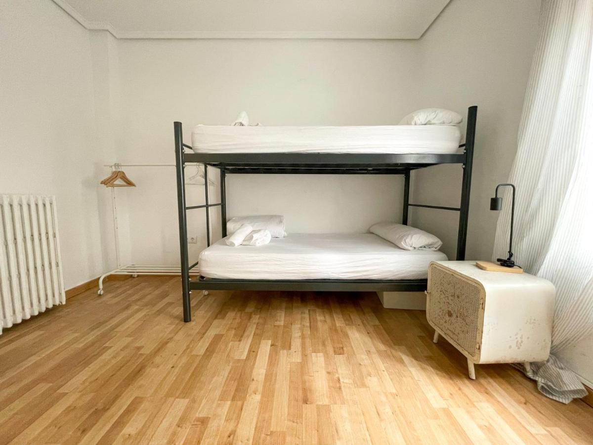 Az The Bridge Hostel - Coliving 萨拉戈萨 外观 照片