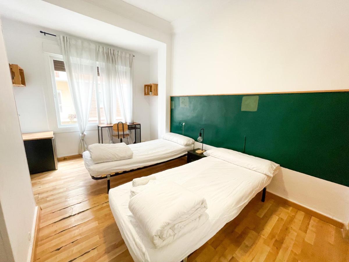 Az The Bridge Hostel - Coliving 萨拉戈萨 外观 照片